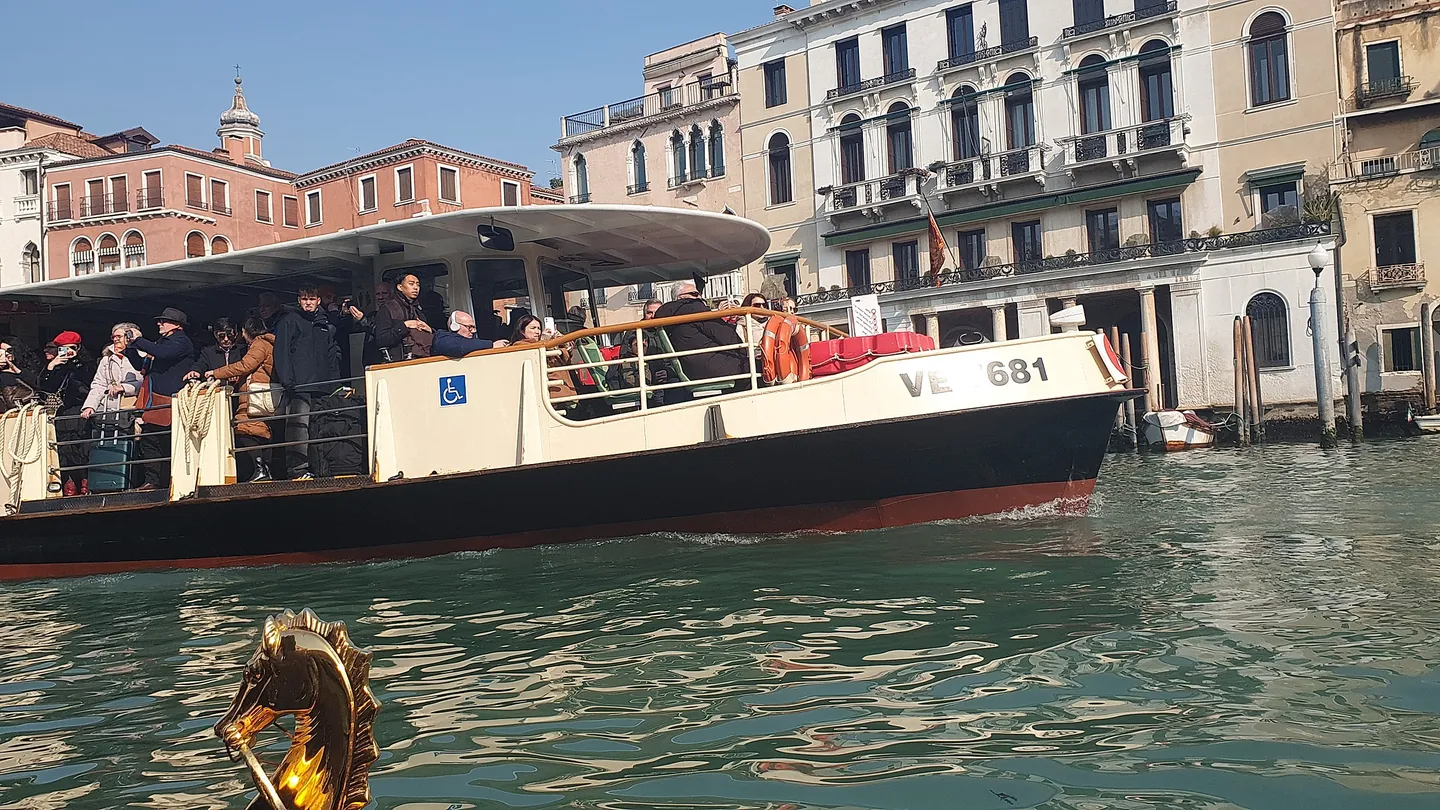 VR 旅行：威尼斯里亚托桥贡多拉之旅